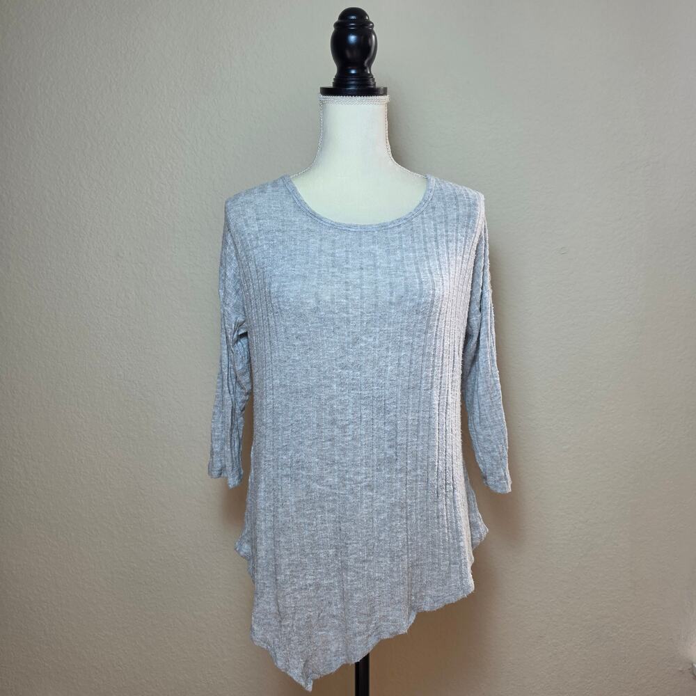 BoBeau Gray Ribbed Asymmetrical Hem 3/4 Sleeve Top Small Petite